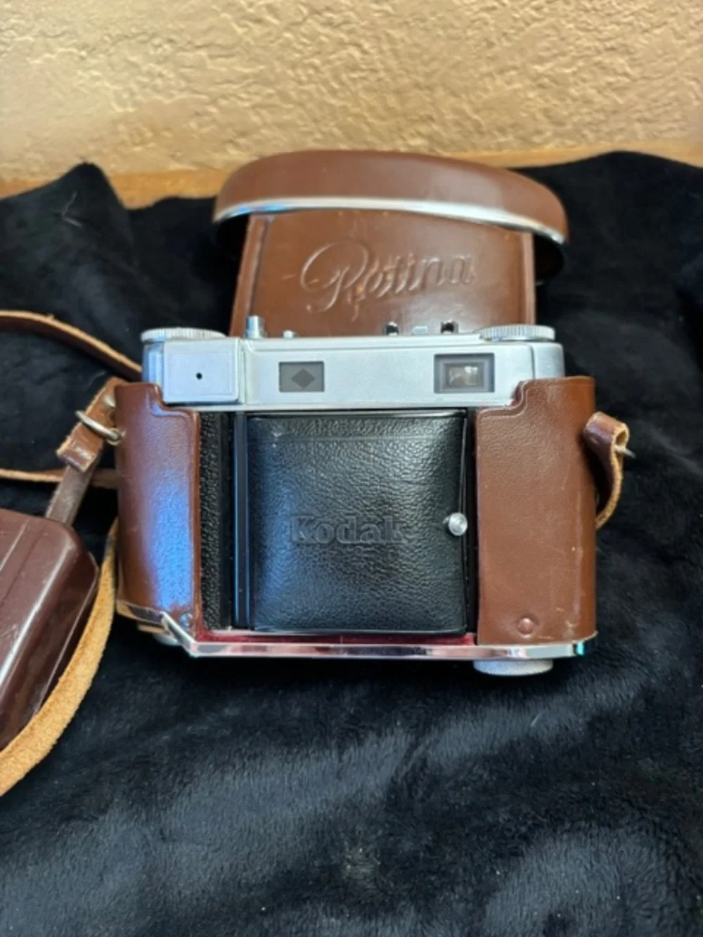 Kodak Vintage Camera- See all info and details in photos